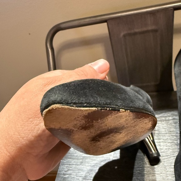 Stuart Weitzman Black Suede Heels - Picture 4 of 14